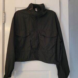 Yogalicious Black Women's Radiant Commuter Windbreaker Size Large EUC